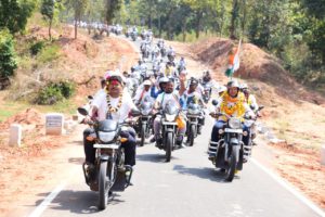 नवनिर्मित सड़क से क्षेत्र के आदिवासी जुड़ेंगे मुख्य मार्ग से