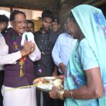 सीएम विष्णुदेव ने सक्ति जिले में योजनाओं के क्रियान्वयन की  जमीनी हकीकत की जानकारी ली