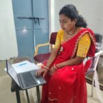 विशेष आलेख :आधार से जुड़ी सेवाएं उपलब्ध करा आत्मनिर्भर बनी संगीता सिंह