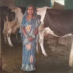 स्व-सहायता समूह से बदली जिंदगी, डेयरी और खेती से ‘लखपति दीदी’ बनीं माधुरी जंघेल