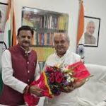 मुख्यमंत्री से मध्यप्रदेश के उपमुख्यमंत्री राजेंद्र शुक्ला ने की सौजन्य मुलाकात