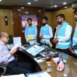  राज्यपाल डेका से फिल परमार्थ आश्रम के संस्थापक ने की भेंट