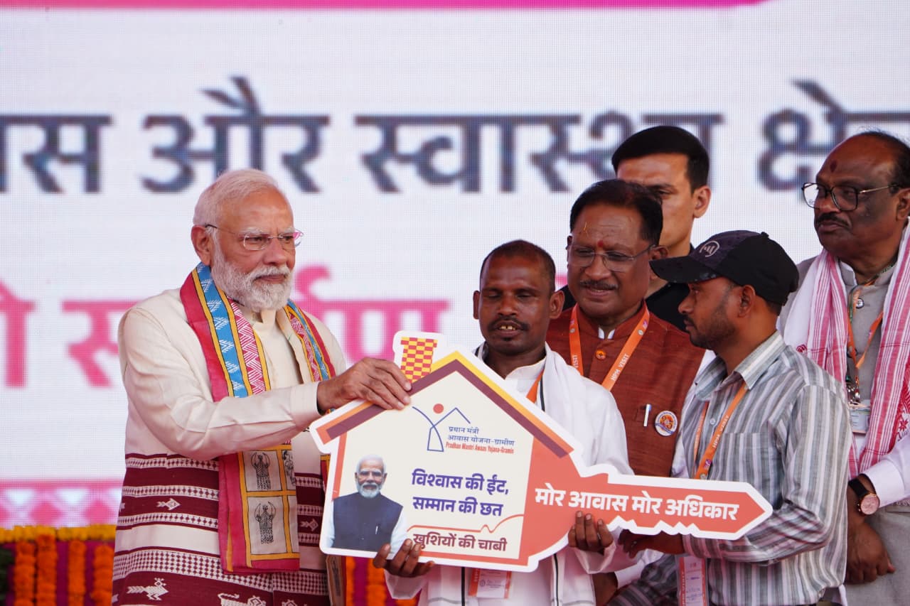 अंधेरे से उजाले की ओर: सुशासन ने बदली विशेष पिछड़ी जनजाति के दिव्यांग दंपति की जिंदगी