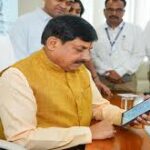 घर-घर सर्वे में जुटे प्रगणक- जनगणना के पहले दिन अभियान तेज