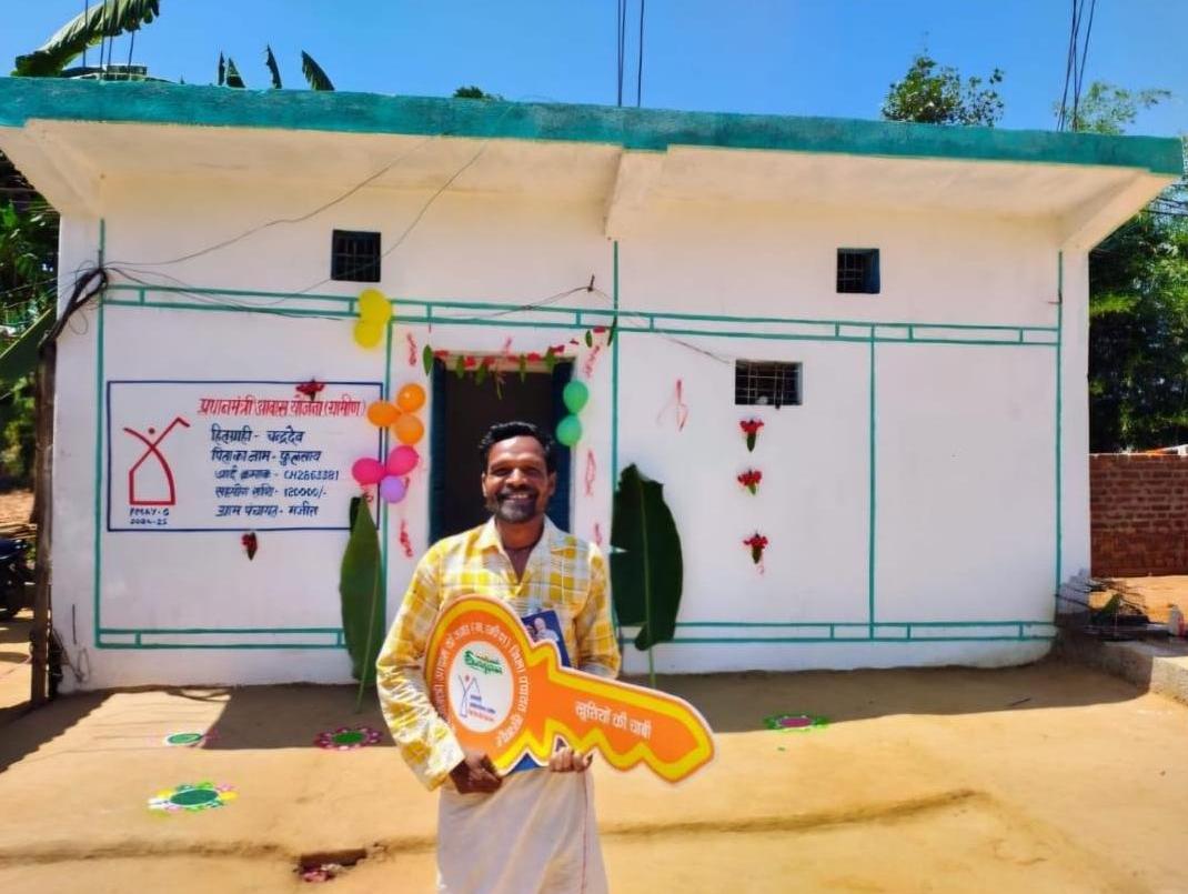 जब सपनों को मिला अपना पता: प्रधानमंत्री आवास योजना ने चन्द्रदेव के जीवन में भरी खुशियों की नई रोशनी’