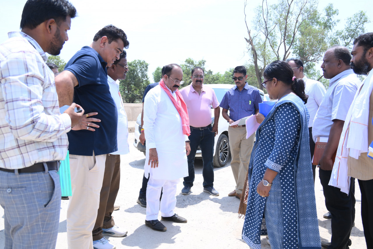 उप मुख्यमंत्री  अरुण साव के बस्तर प्रवास का दूसरा दिन : मिशन अमृत, राष्ट्रीय राजमार्ग और तालाब सौंदर्यीकरण कार्यों का किया निरीक्षण