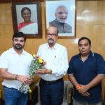 राज्यपाल डेका से छत्तीसगढ़ कायाकिंग-कैनोइंग एसोसिएशन के पदाधिकारियों ने भेंट की