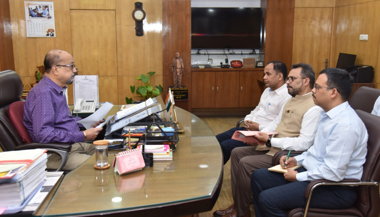  पेड़ों की सुरक्षा और संवर्धन पर समुचित ध्यान देने की आवश्यकता – राज्यपाल  डेका
