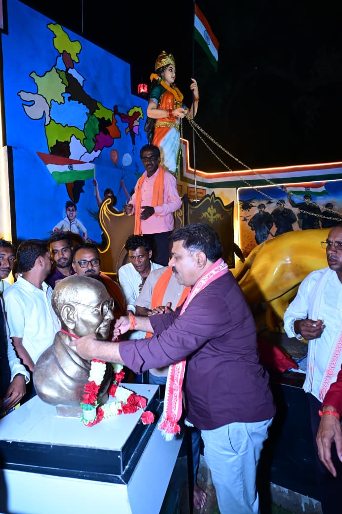 उप मुख्यमंत्री विजय शर्मा ने भारत माता की प्रतिमा एवं भव्य शहीद स्मारक का किया लोकार्पण