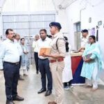 कलेक्टर ने जिला जेल पेंड्रा रोड का किया निरीक्षण, व्यवस्थाओं का लिया जायजा