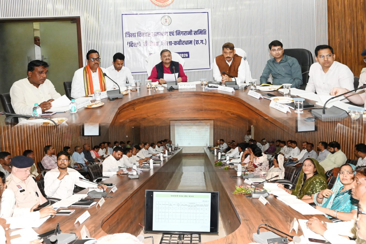 शासन की योजनाओं का हो प्रभावी क्रियान्वयन, अंतिम व्यक्ति तक पहुंचे लाभ-सांसद  संतोष पाण्डेय