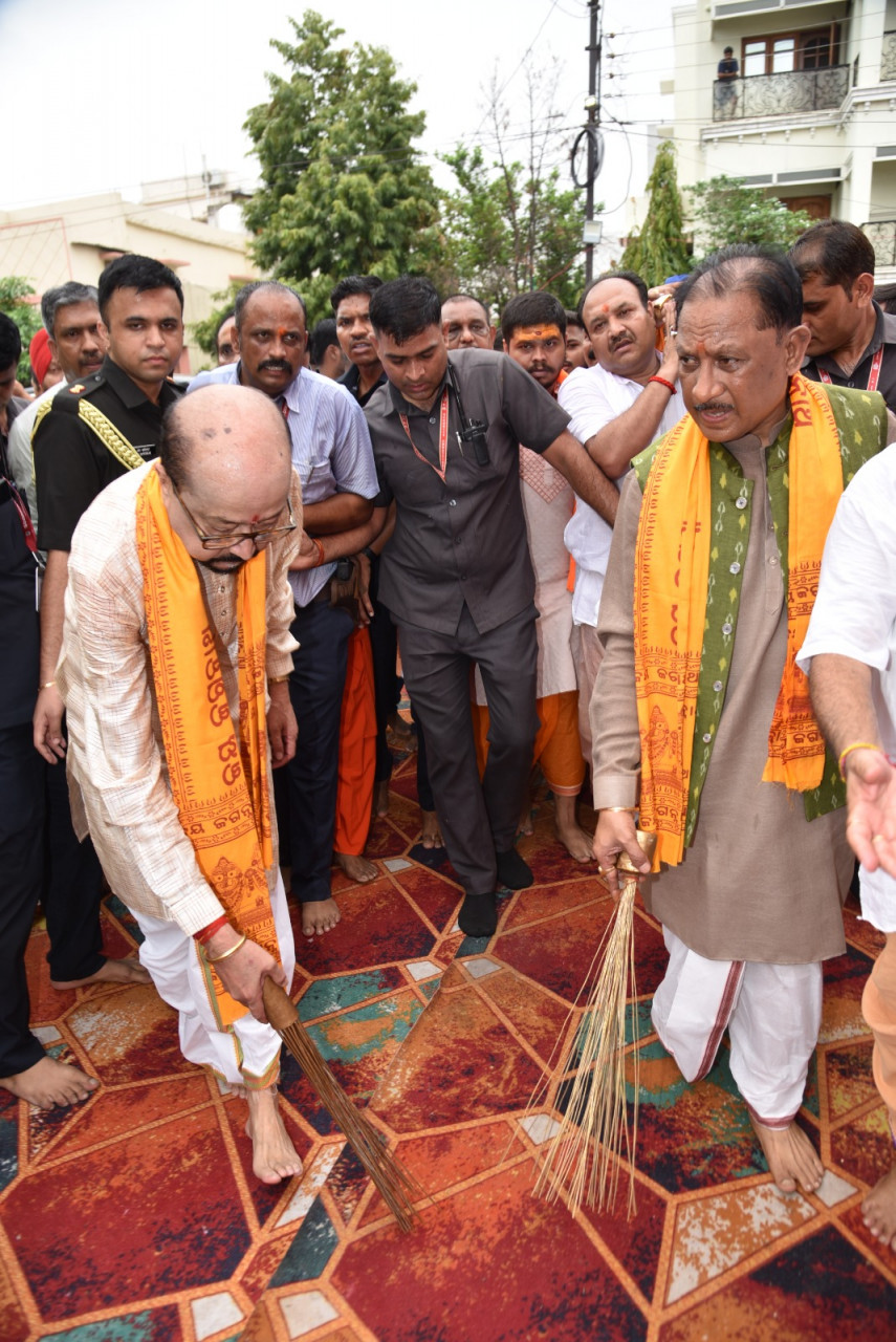 रथयात्रा महोत्सव में शामिल हुए राज्यपाल  डेका