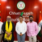 भारत भाग्य विधाता‘ फिल्म के लेखक-निर्देशक  मनोज तापड़िया तथा फिल्म निर्माता आदि शर्मा ने की छत्तीसगढ़ टूरिज्म बोर्ड के एमडी विवेक आचार्य से सौजन्य मुलाकात