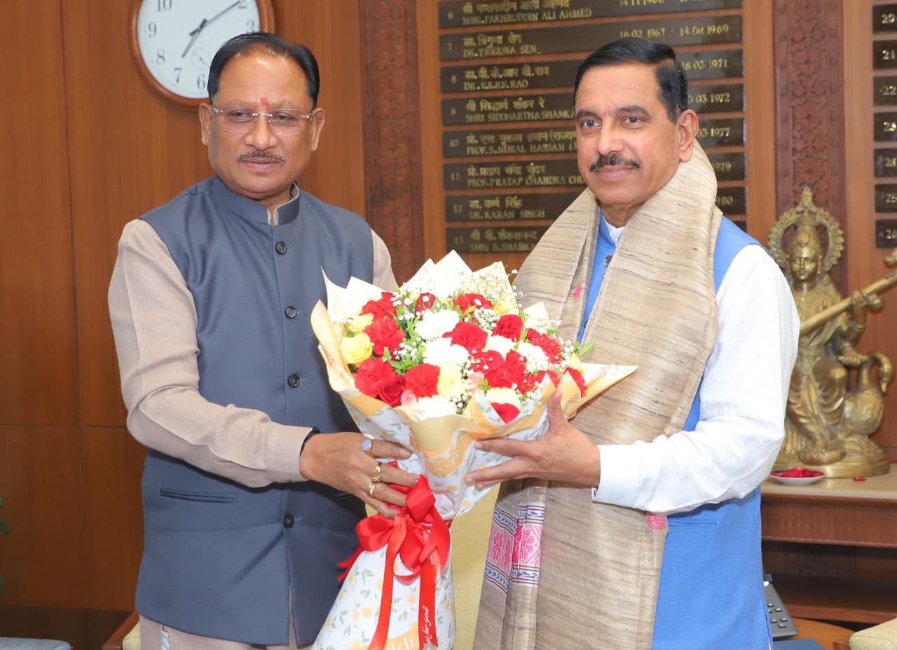  5 लाख मीट्रिक टन चावल के शीघ्र उठाव की पहल, मुख्यमंत्री विष्णुदेव साय ने केंद्रीय मंत्री से पर्याप्त रेलवे रैक उपलब्ध कराने का किया आग्रह