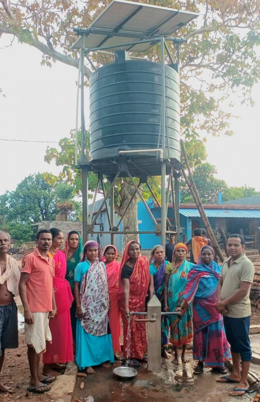 सोलर पंप सुधारने मुख्यमंत्री हेल्पलाइन में की शिकायत, कुछ ही घंटों में हुई मरम्म