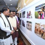 तस्वीरों ने ताजा कीं मुख्यमंत्री विष्णुदेवसाय की पुरानी यादें: मुख्यमंत्री विष्णुदेव साय ‘दृश्य संवाद 2026’ के समापन समारोह में हुए शामिल