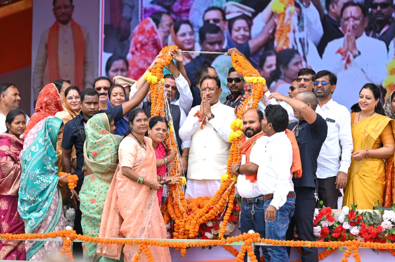  बहनों की आत्मनिर्भरता और चेहरे की मुस्कान ही हमारी सबसे बड़ी खुशी – मुख्यमंत्री विष्णुदेव साय