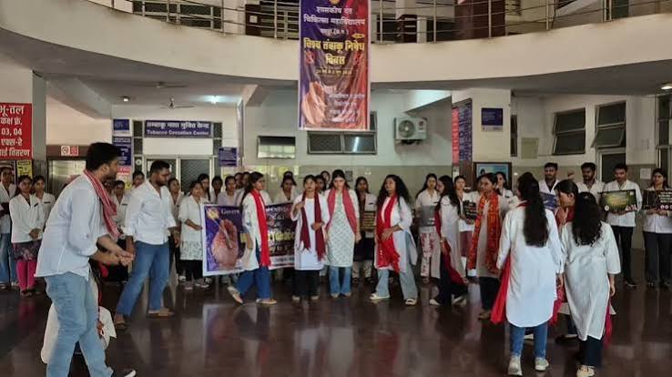 शासकीय दंत चिकित्सा महाविद्यालय, रायपुर में ‘नशा मुक्त भारत अभियान’ के तहत शपथ ग्रहण कार्यक्रम आयोजित