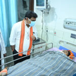 उप मुख्यमंत्री विजय शर्मा ने एम्स रायपुर में महाराष्ट्र सड़क हादसे के घायलों से की मुलाकात