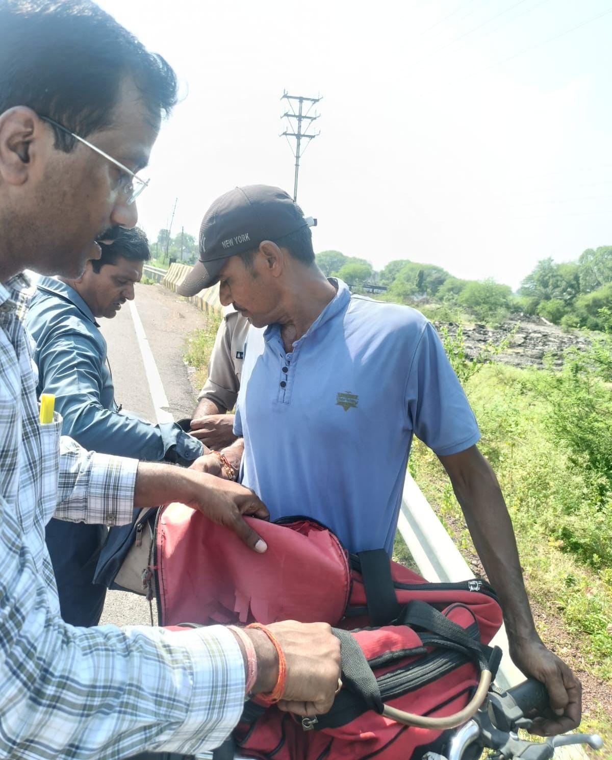 झारखंड की 30.3 बल्क लीटर देशी शराब जब्त, आरोपी गिरफ्तार